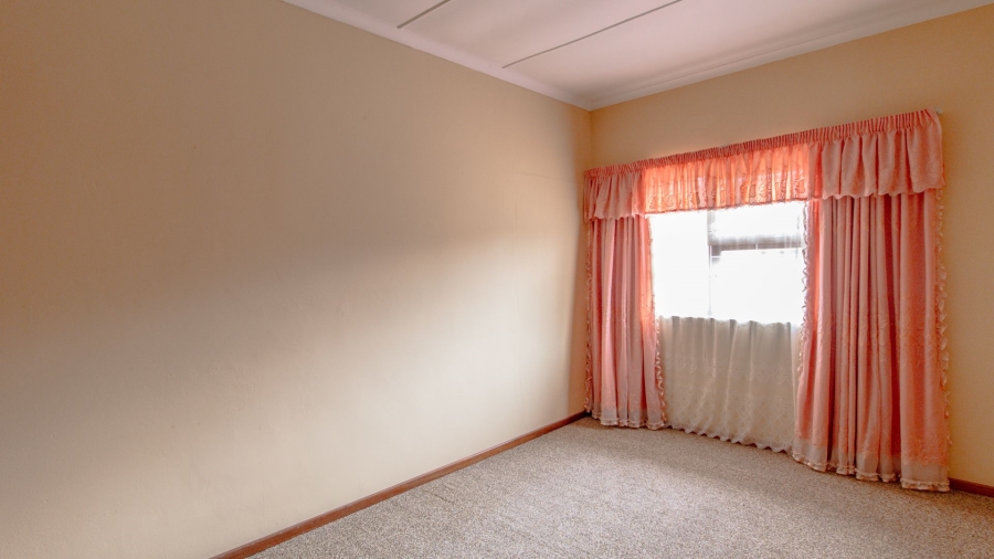 5 Bedroom Property for Sale in Lamberts Bay Western Cape